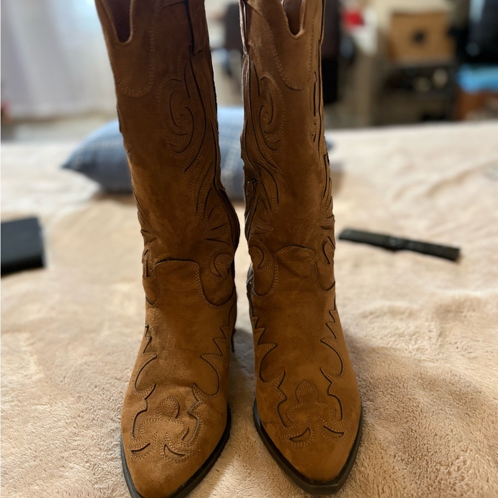 Universal Thread Tan Suede Heeled Boots